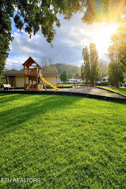 Tiny photo for 94 Highway 73, Townsend, TN 37882 (MLS # 1335861)