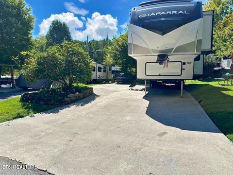 Tiny photo for 94 Highway 73, Townsend, TN 37882 (MLS # 1335861)