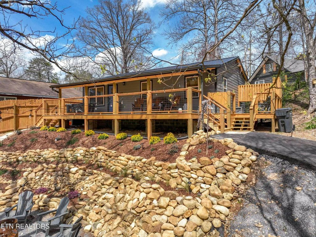 Photo of 371 Indian Knob Circle, Pigeon Forge, TN 37863 (MLS # 1293696)