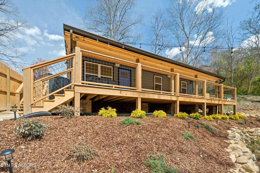 Photo of 371 Indian Knob Circle, Pigeon Forge, TN 37863 (MLS # 1293696)