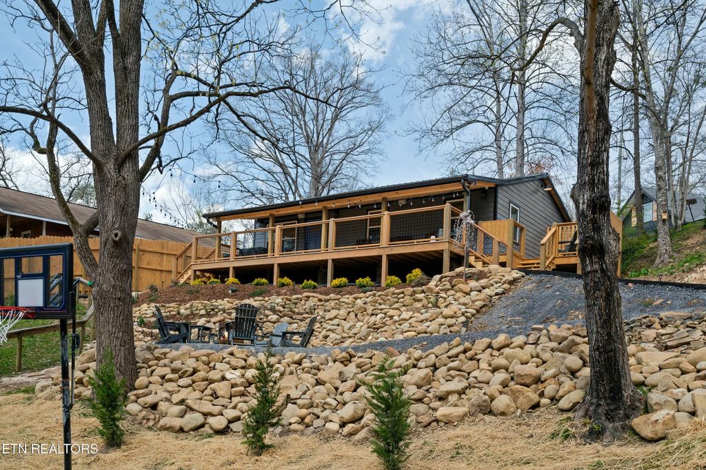 Photo of 371 Indian Knob Circle, Pigeon Forge, TN 37863 (MLS # 1293696)