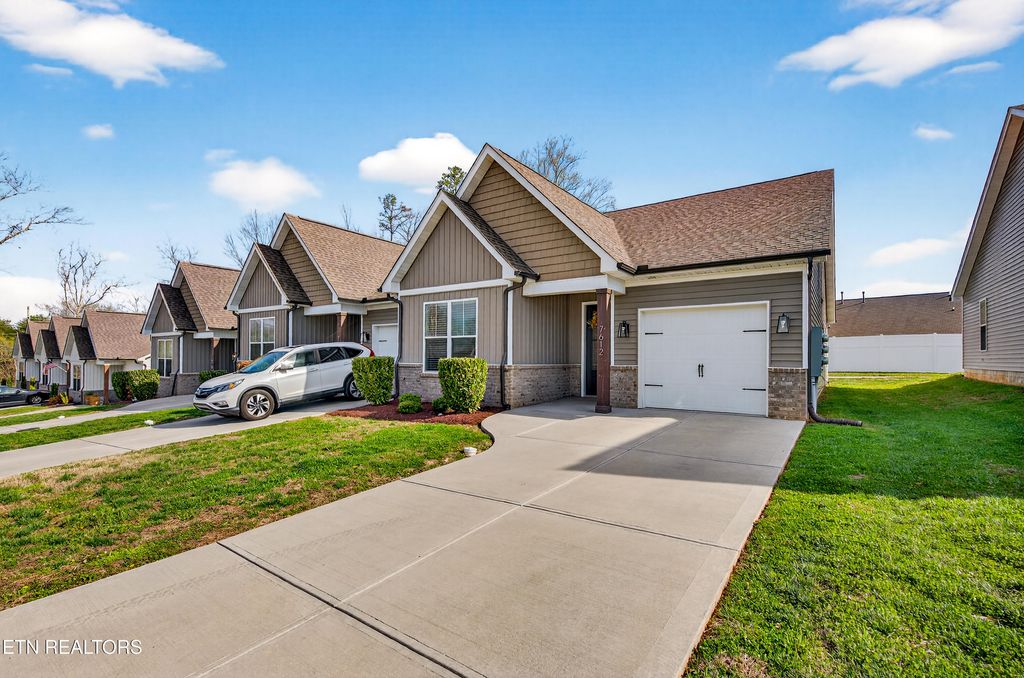 Photo of 7612 Long Shot Lane, Knoxville, TN 37918 (MLS # 1333466)