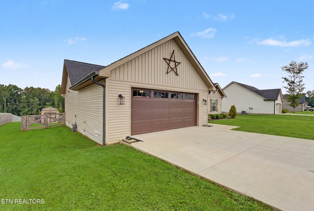 Photo of 6231 Lanier Rd, Maryville, TN 37801 (MLS # 1352625)