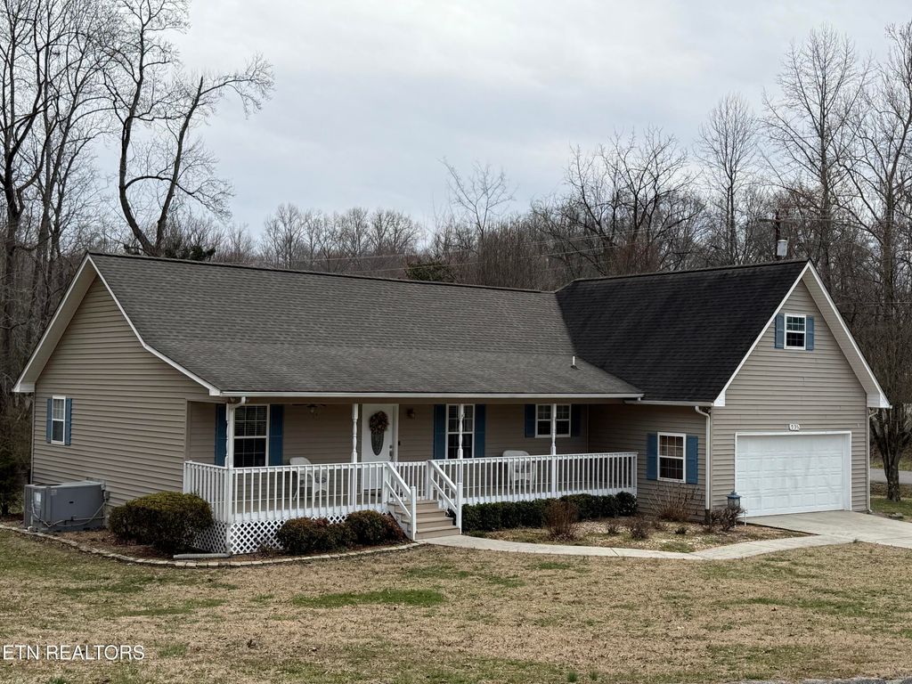 Photo of 235 Van Stowe Rd, Harriman, TN 37748 (MLS # 1293670)