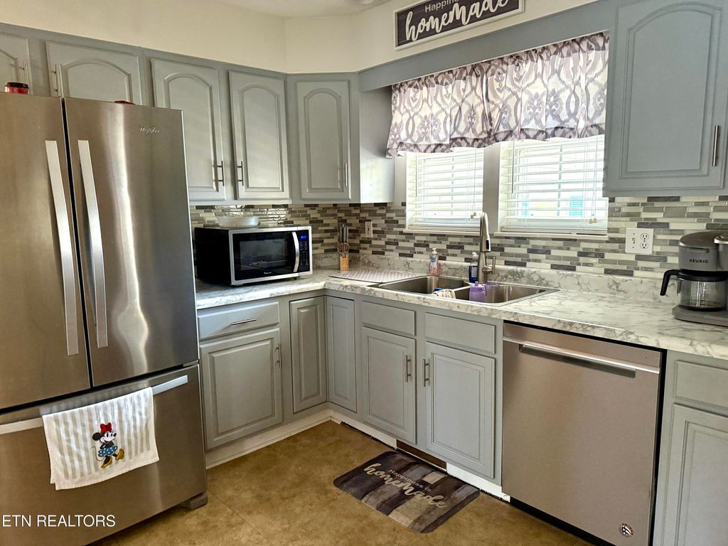 Photo of 235 Van Stowe Rd, Harriman, TN 37748 (MLS # 1293670)