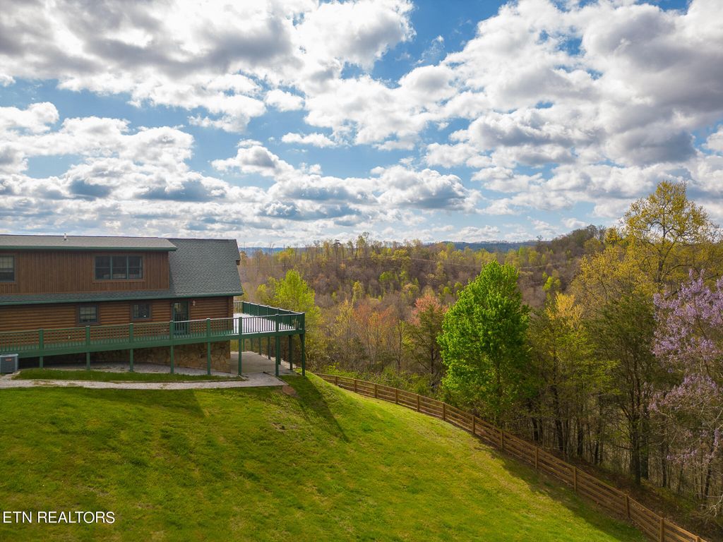 Photo of 2075 Whistle Valley Rd, New Tazewell, TN 37825 (MLS # 1259230)