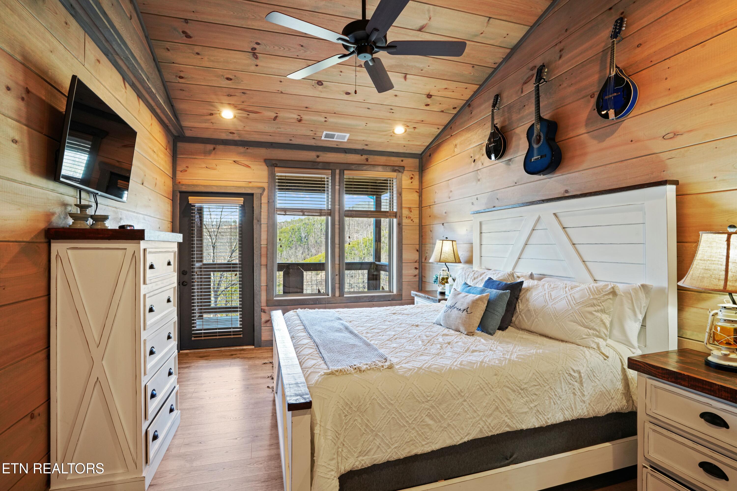 929 Pine Top Lane