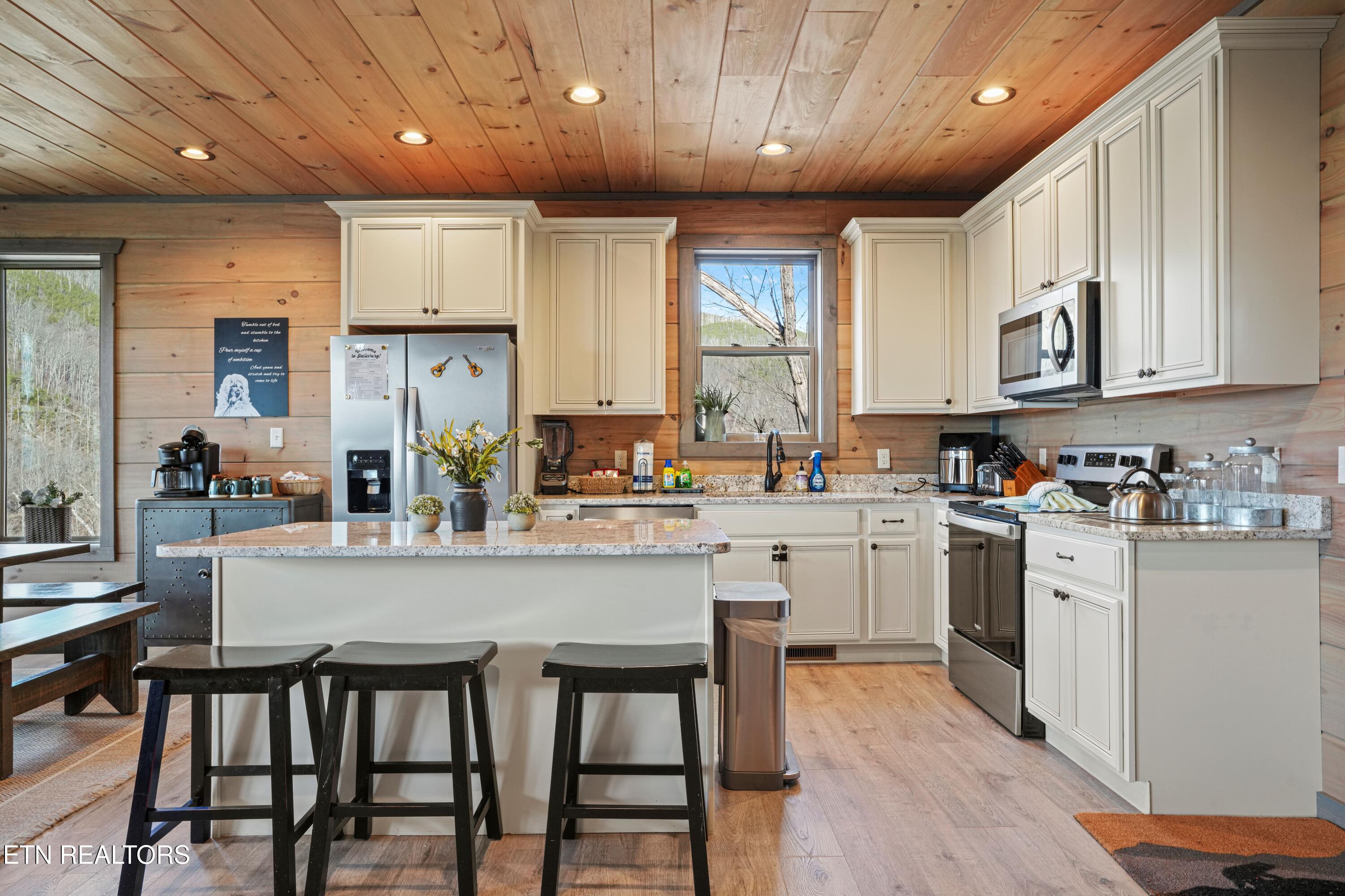 929 Pine Top Lane