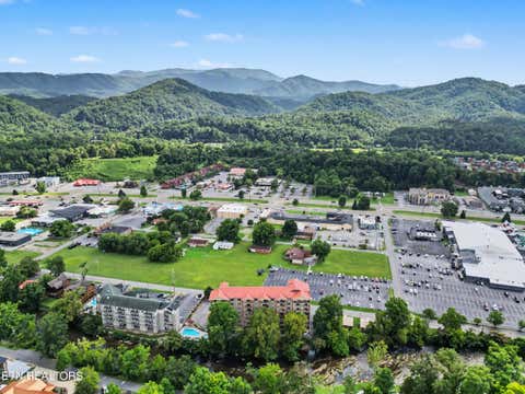 Tiny photo for 3919 S River Rd #UNIT 305, Pigeon Forge, TN 37863 (MLS # 1347742)