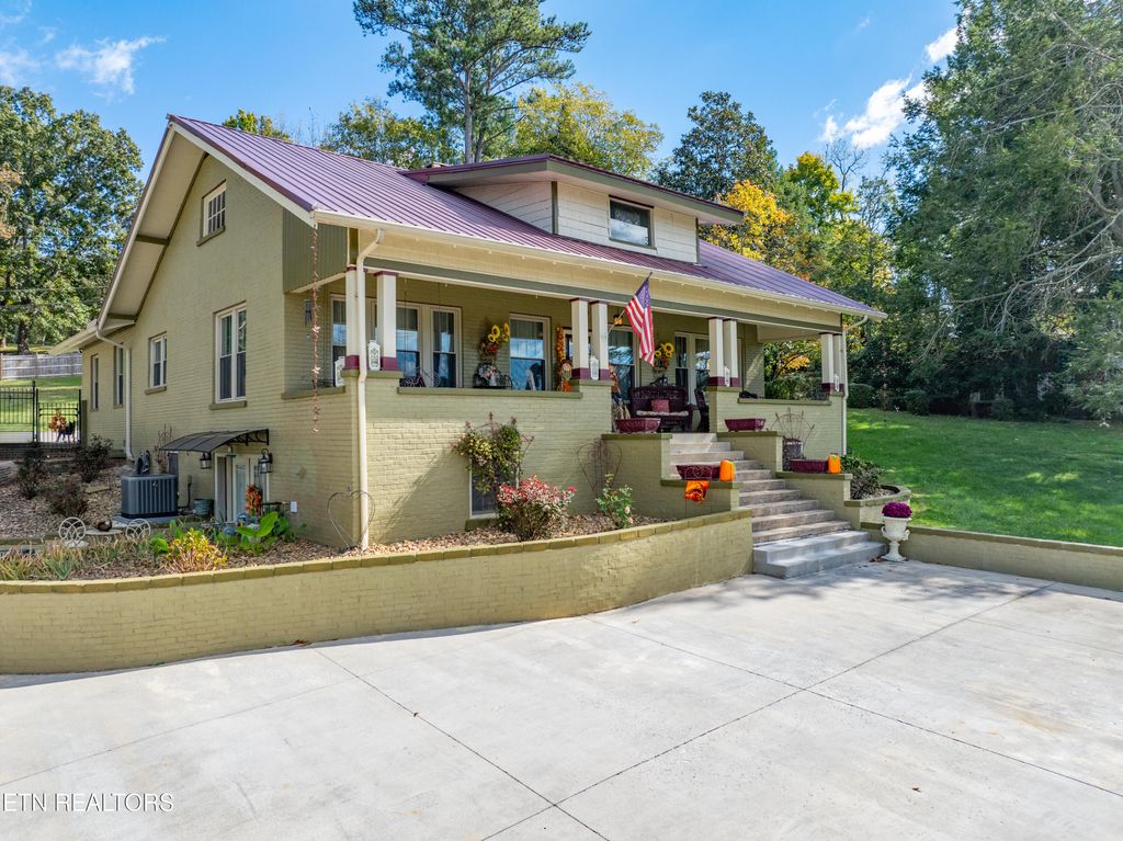 Photo of 719 College St, Madisonville, TN 37354 (MLS # 1280482)