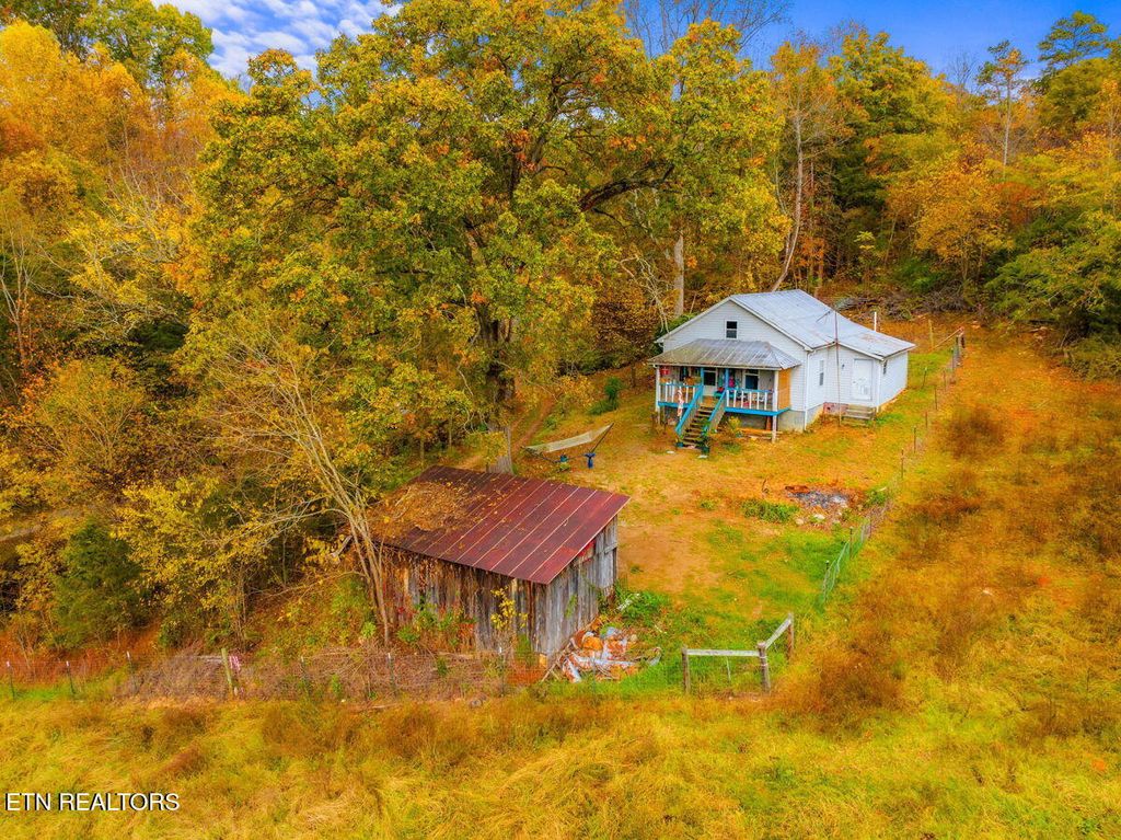Photo of 739 Loop Hallow Rd, New Tazewell, TN 37825 (MLS # 1315559)