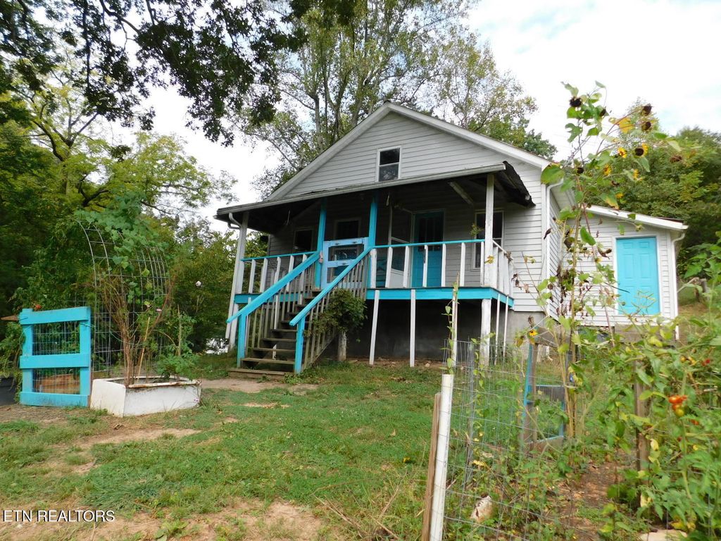 Photo of 739 Loop Hallow Rd, New Tazewell, TN 37825 (MLS # 1315559)