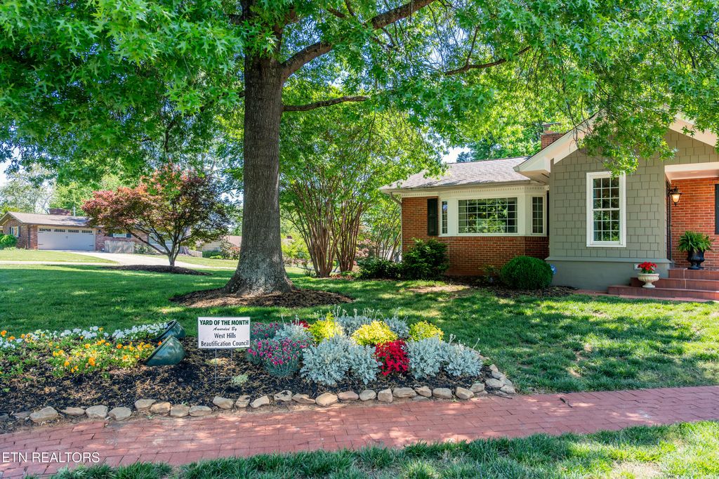 Photo of 7813 Sheffield Drive, Knoxville, TN 37909 (MLS # 1338020)