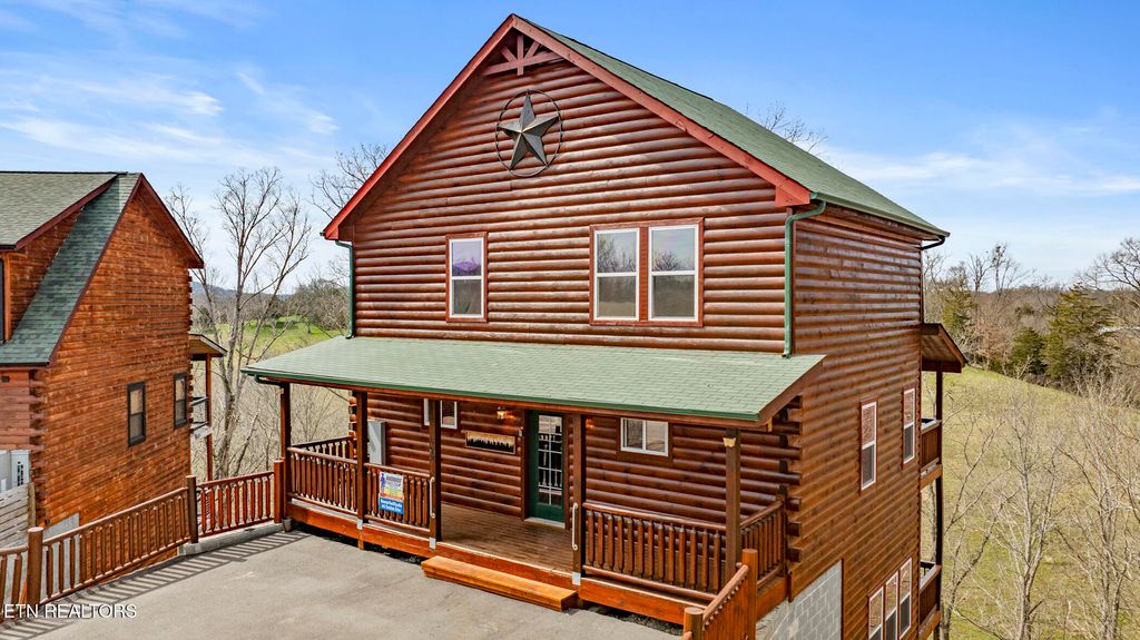 Photo of 692 Stockton Drive, Sevierville, TN 37876 (MLS # 1327059)