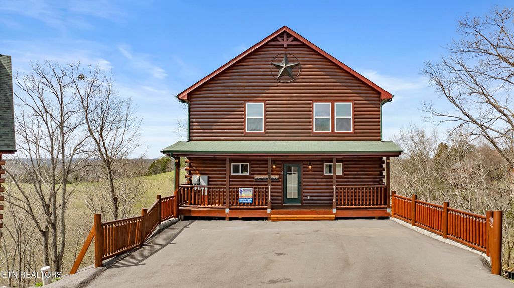Photo of 692 Stockton Drive, Sevierville, TN 37876 (MLS # 1327059)