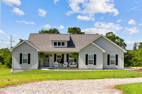Photo of 939 Clear Creek Rd, Crossville, TN 38571 (MLS # 1352887)