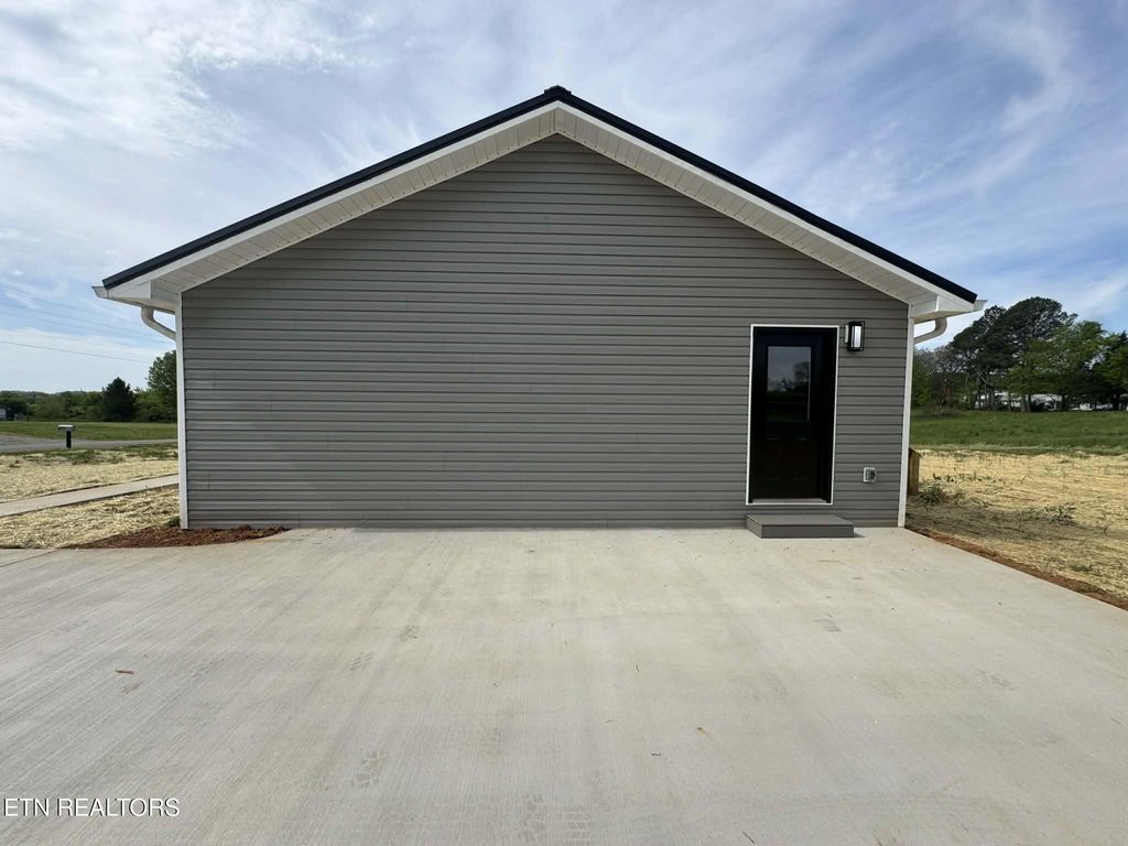 Photo of 273 Hill Loop, Madisonville, TN 37354 (MLS # 1336611)