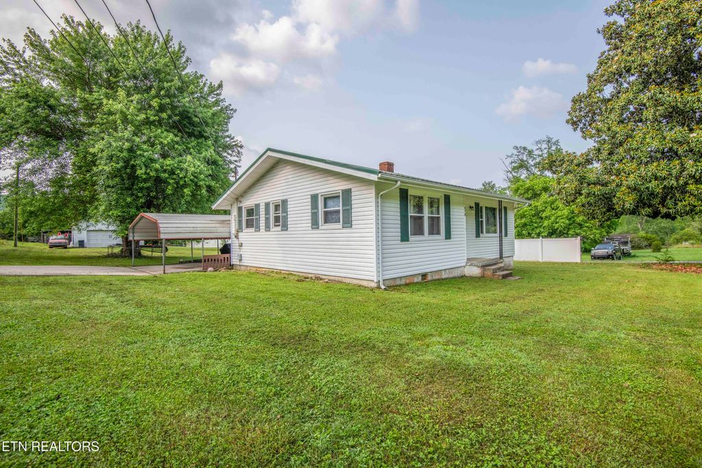 Photo of 470 Old Hen Valley Rd, Oliver Springs, TN 37840 (MLS # 1303237)