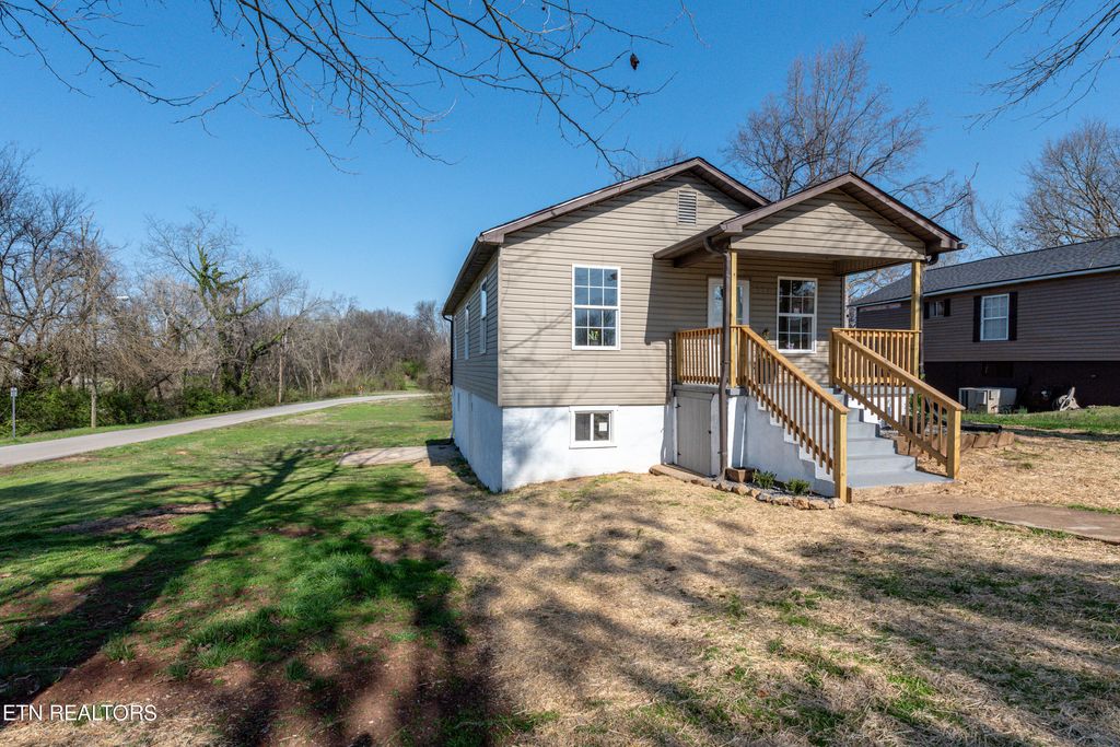 Photo of 294 W Newton St, Alcoa, TN 37701 (MLS # 1255916)
