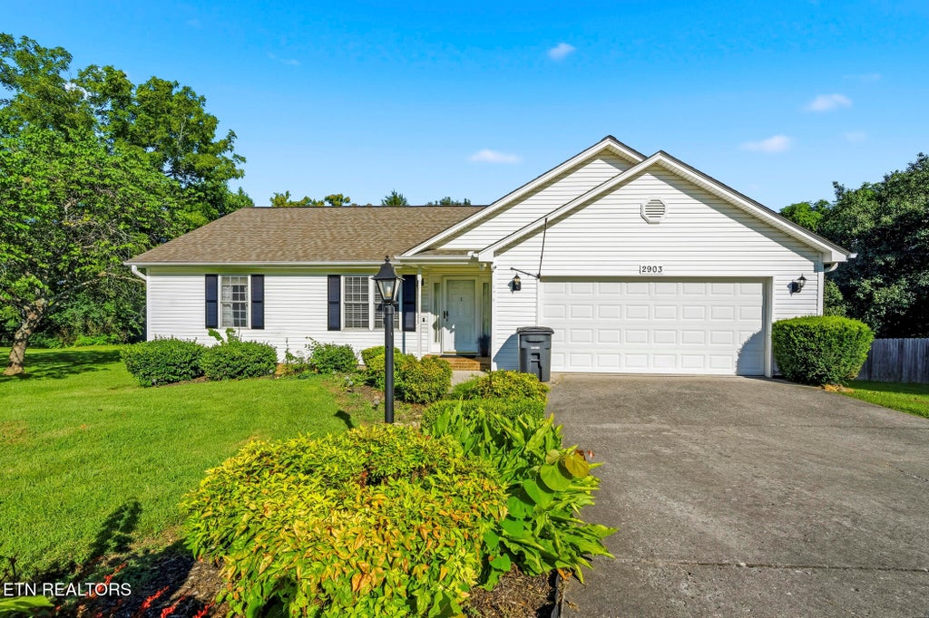 Photo of 2903 Large Oak Lane, Knoxville, TN 37921 (MLS # 1350995)