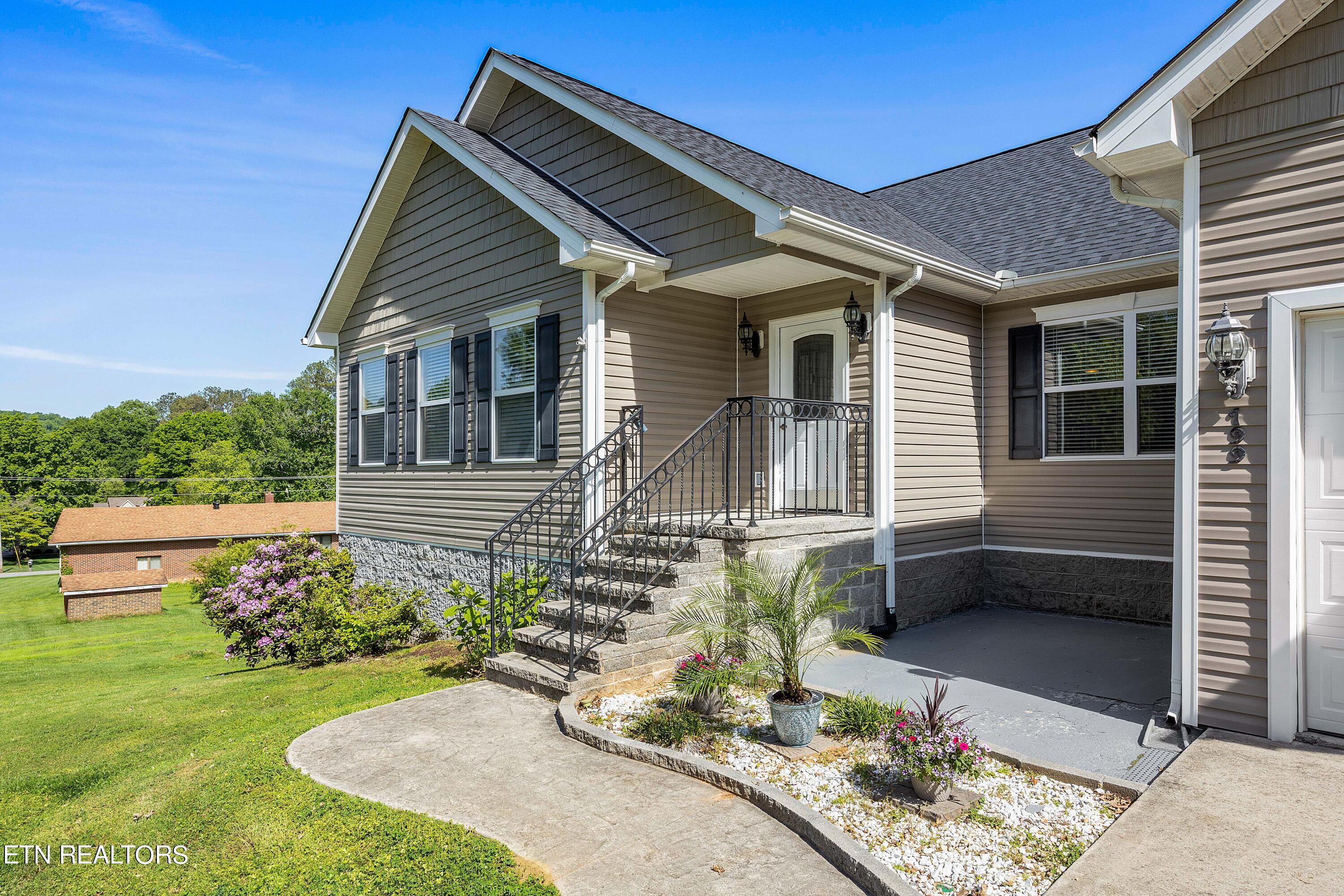 199 Lakeside Drive