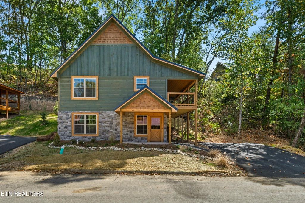 Photo of 2229 Alpine Village Way, Pigeon Forge, TN 37863 (MLS # 1277035)