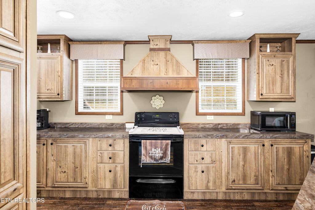 Photo of 153 Powder House Rd, Clinton, TN 37716 (MLS # 1332818)