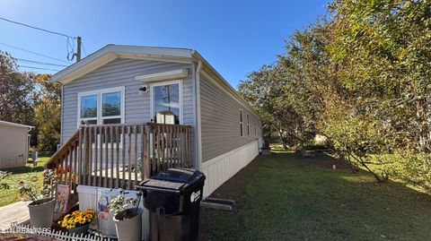 Photo of 519 Johns Creek St, Clinton, TN 37716 (MLS # 1320625)