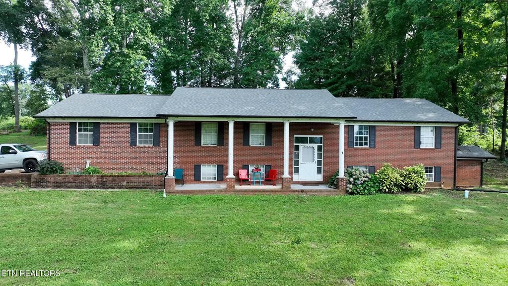 Photo of 145 Linwood Drive, Sweetwater, TN 37874 (MLS # 1306296)