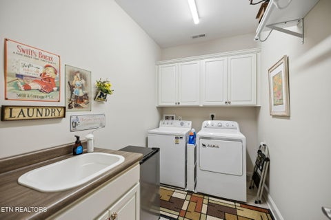 Tiny photo for 1829 Mountain Drive, Lenoir City, TN 37772 (MLS # 1360060)