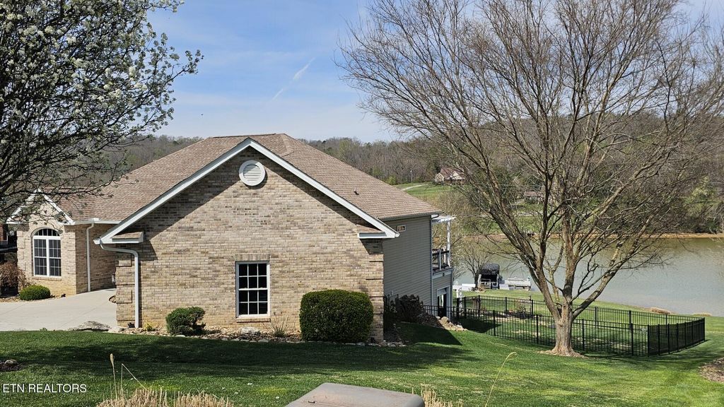 Photo of 236 Unutsi Tr, Vonore, TN 37885 (MLS # 1333170)