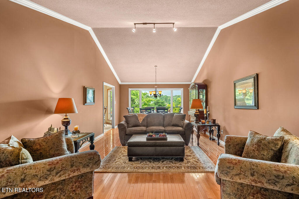 310 Konawa Place