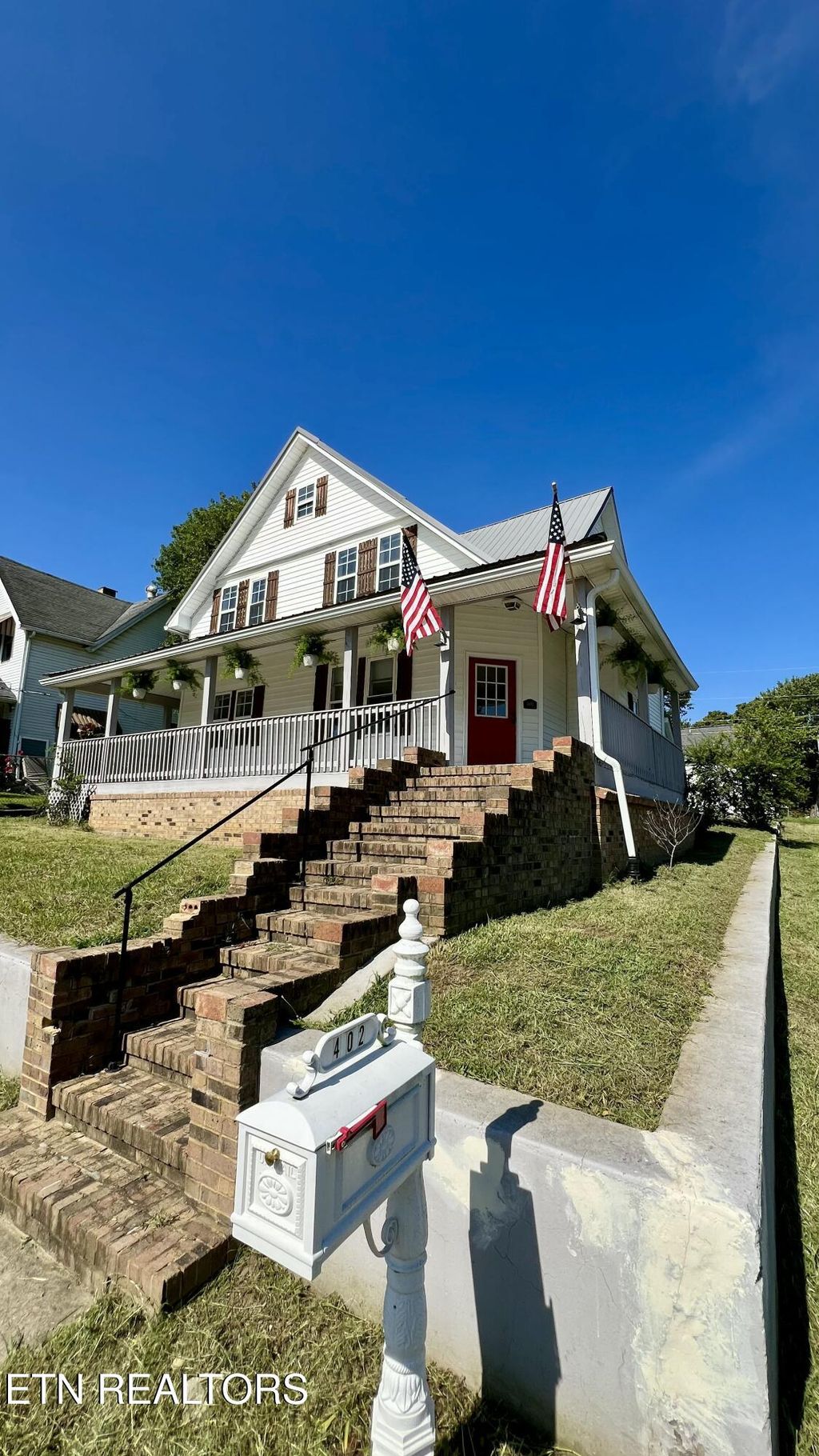 Photo of 402 Byrd Ave, Harriman, TN 37748 (MLS # 1314958)