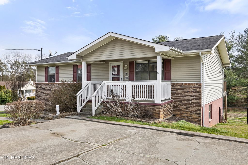 Photo of 917 Eagle Den Drive, Seymour, TN 37865 (MLS # 1331362)