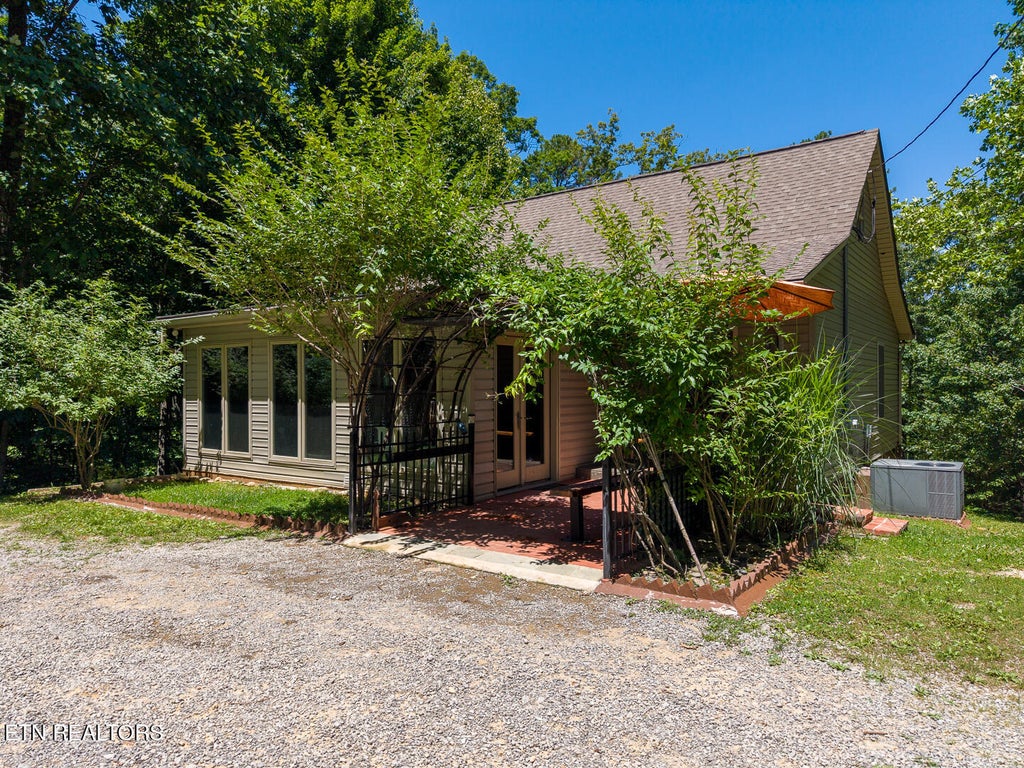 Photo of 1042 Old Oliver Rd, Walland, TN 37886 (MLS # 1345538)