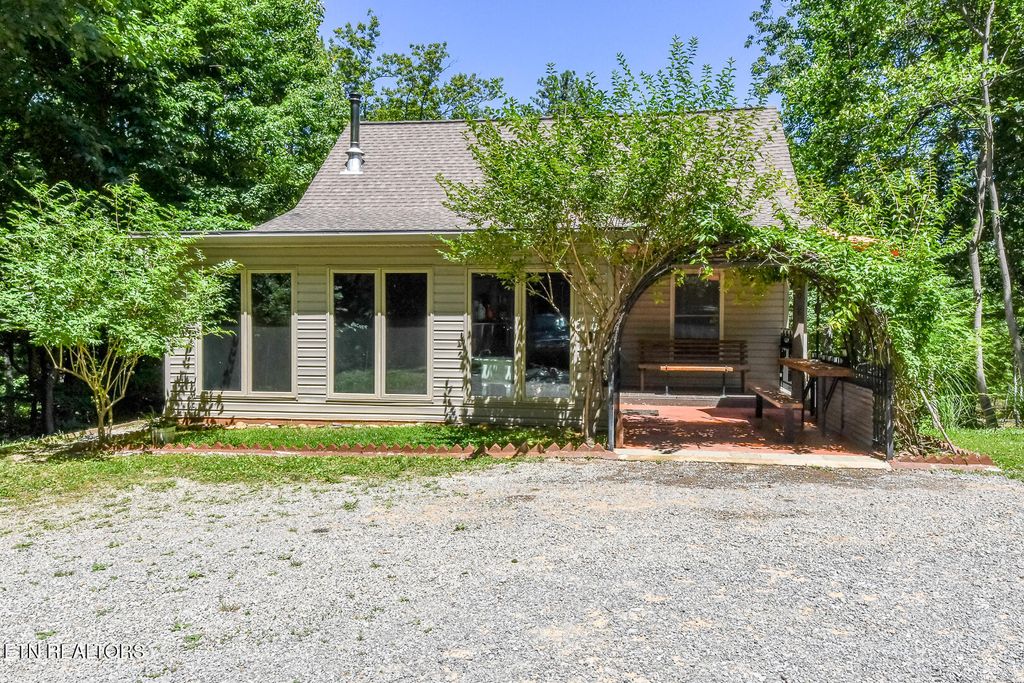 Photo of 1042 Old Oliver Rd, Walland, TN 37886 (MLS # 1345538)