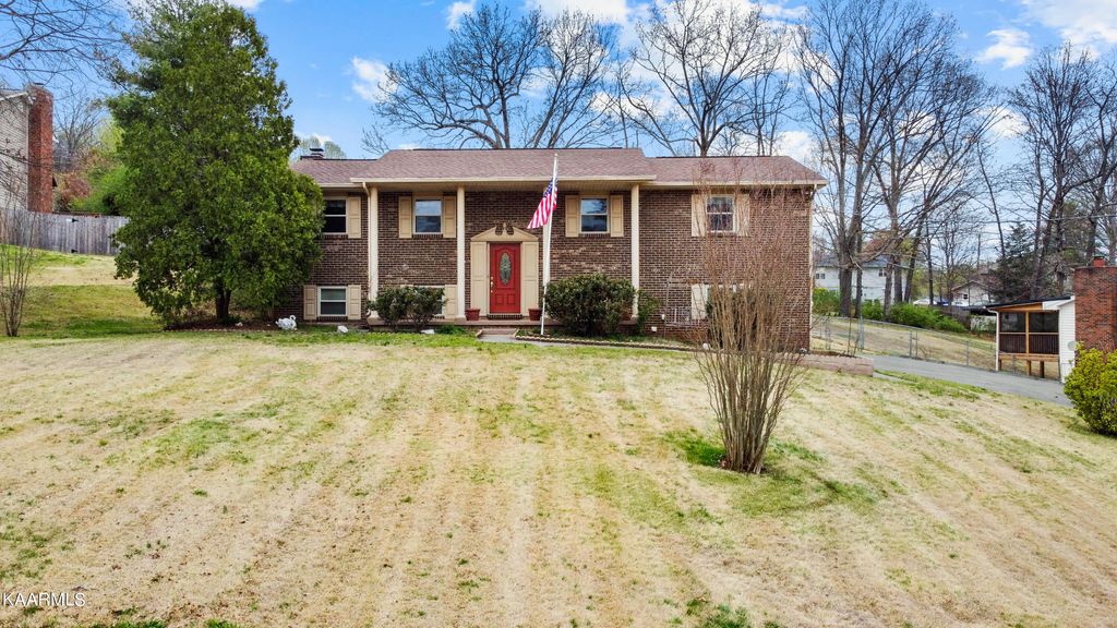 Photo of 11729 Foxford Drive, Farragut, TN 37934 (MLS # 1221235)