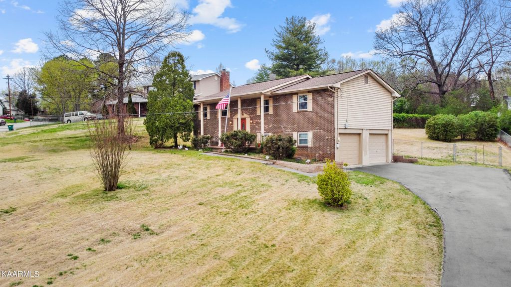 Photo of 11729 Foxford Drive, Farragut, TN 37934 (MLS # 1221235)