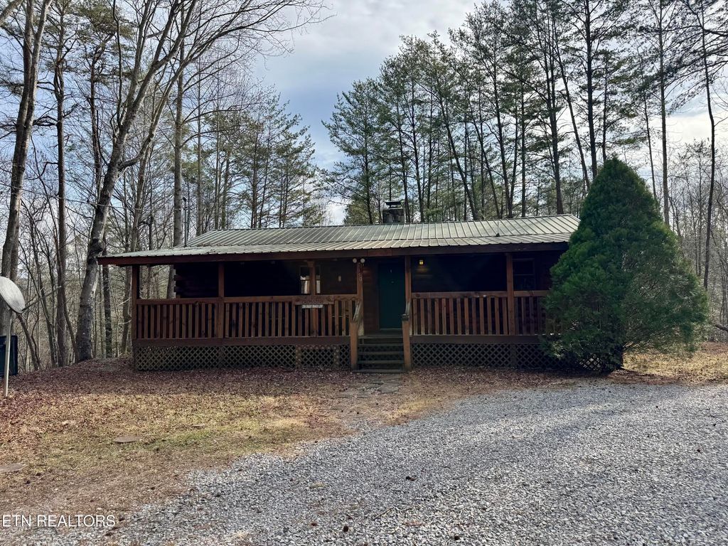 Photo of 2950 Grassy Branch Loop, Sevierville, TN 37876 (MLS # 1327220)