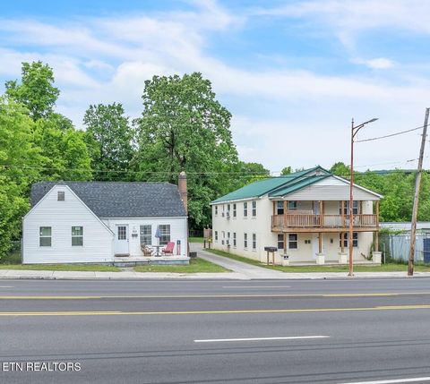 929 N Roane St Harriman TN 37748