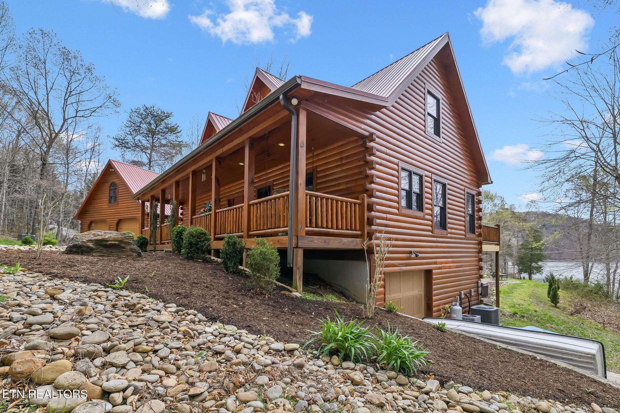 514 Bluff View Rd