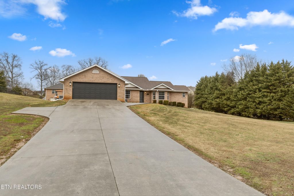 Photo of 3732 Bent Rd, Kodak, TN 37764 (MLS # 1330146)