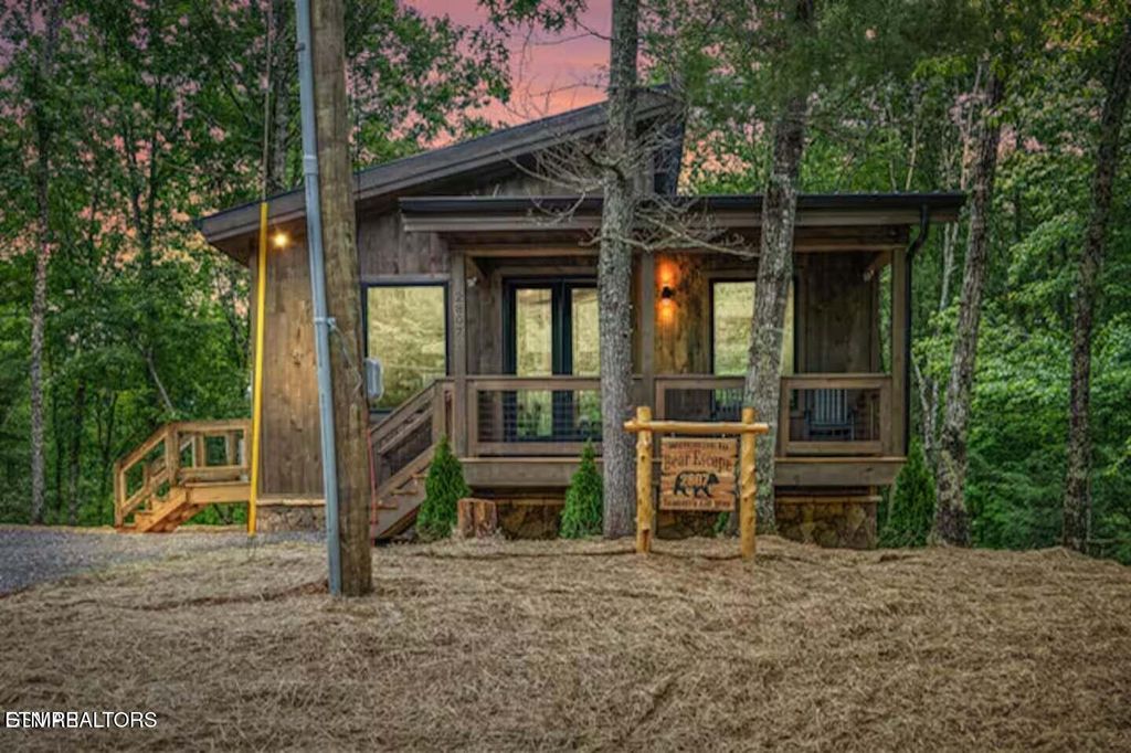 Photo of 2807 Teaberry Hill Way, Sevierville, TN 37862 (MLS # 1337810)