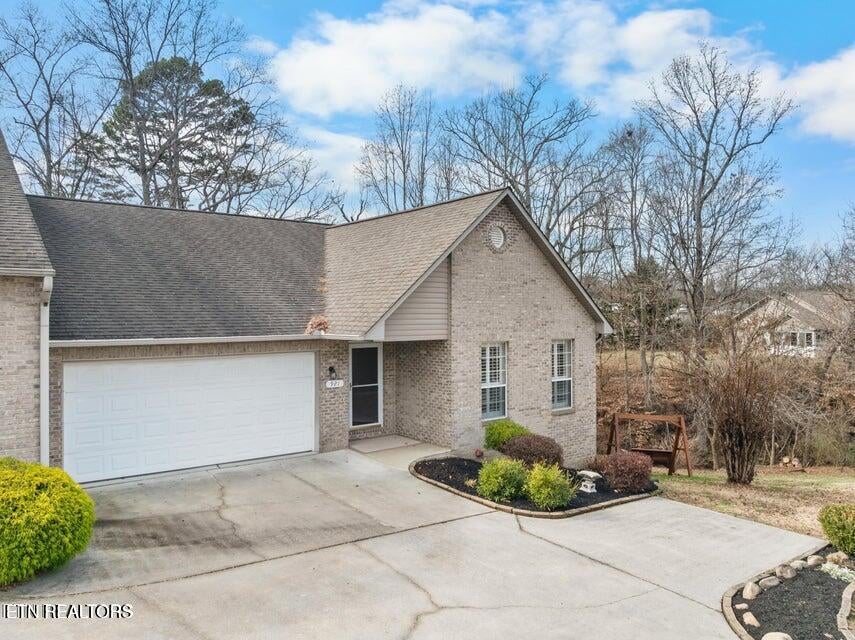 Photo of 921 Mercer Drive, Maryville, TN 37801 (MLS # 1352274)
