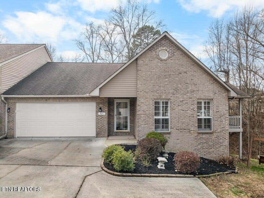 Photo of 921 Mercer Drive, Maryville, TN 37801 (MLS # 1352274)