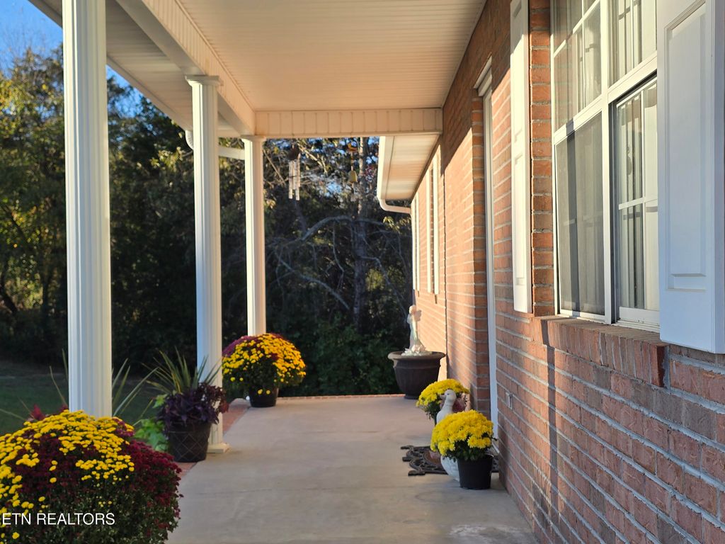 Photo of 156 EL SARA Drive, New Tazewell, TN 37825 (MLS # 1319572)