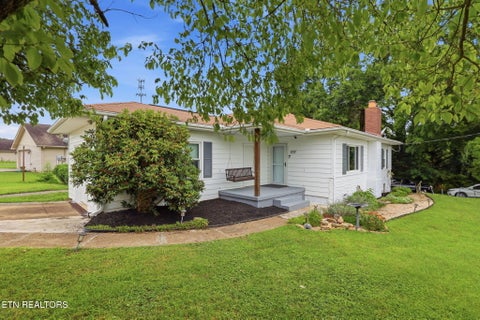 Photo of 1717 Jefferson Ave, Maryville, TN 37804 (MLS # 1349612)