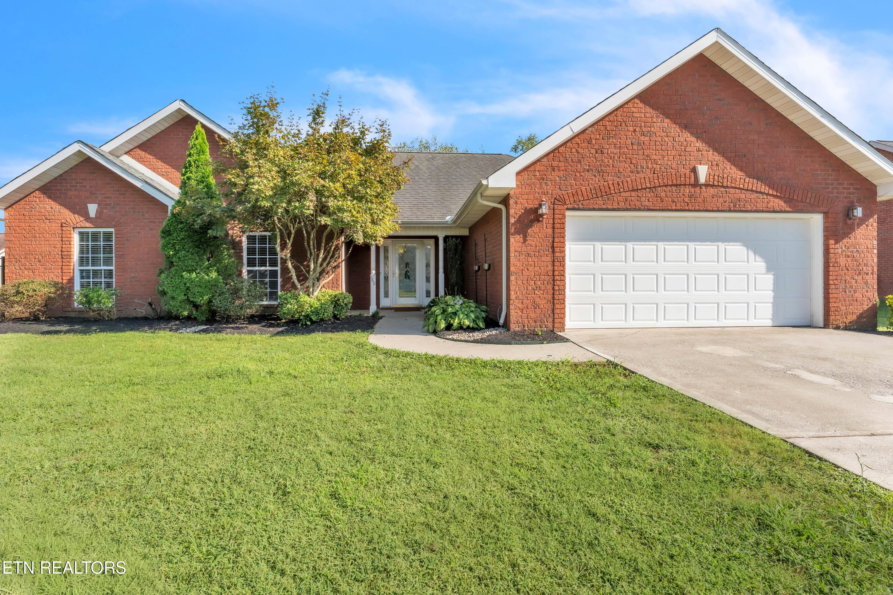 160 Edinburgh Drive - Photo 2