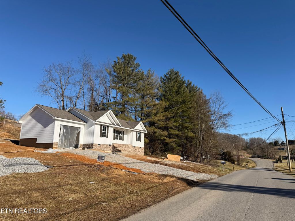 Photo of 160 Dogwood Heights Drive, Tazewell, TN 37879 (MLS # 1329722)