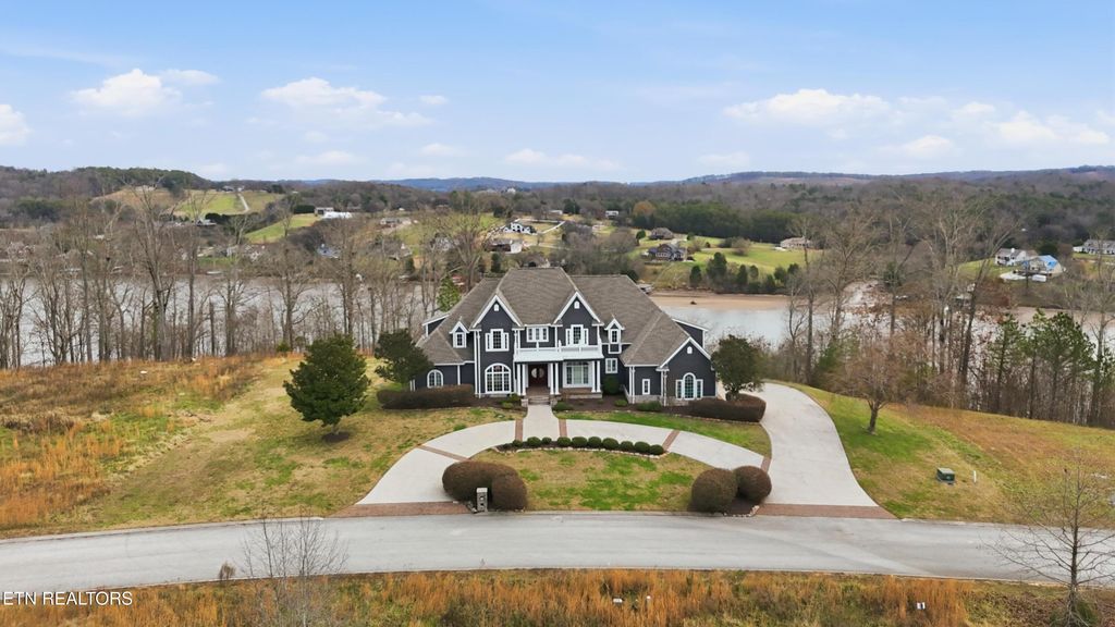 Photo of 910 Eagle Nest Drive, Loudon, TN 37774 (MLS # 1323299)